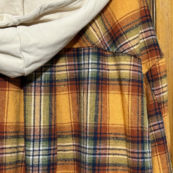 Shacket - Picture 3 of 5